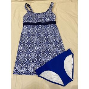 Lands end swim dress 6D Bottoms Are Size 8